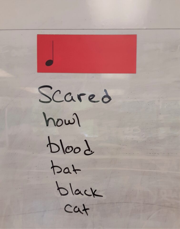 Simple Halloween Compositions - Note Knacks